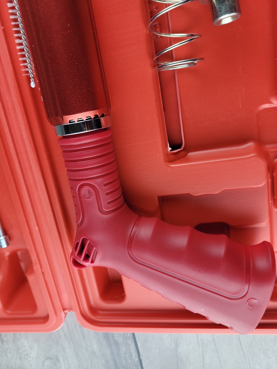 Купить оптом Пороховой монтажный пистолет, красный, кейс пороховой монтажный пистолет, красный, кейс оптом