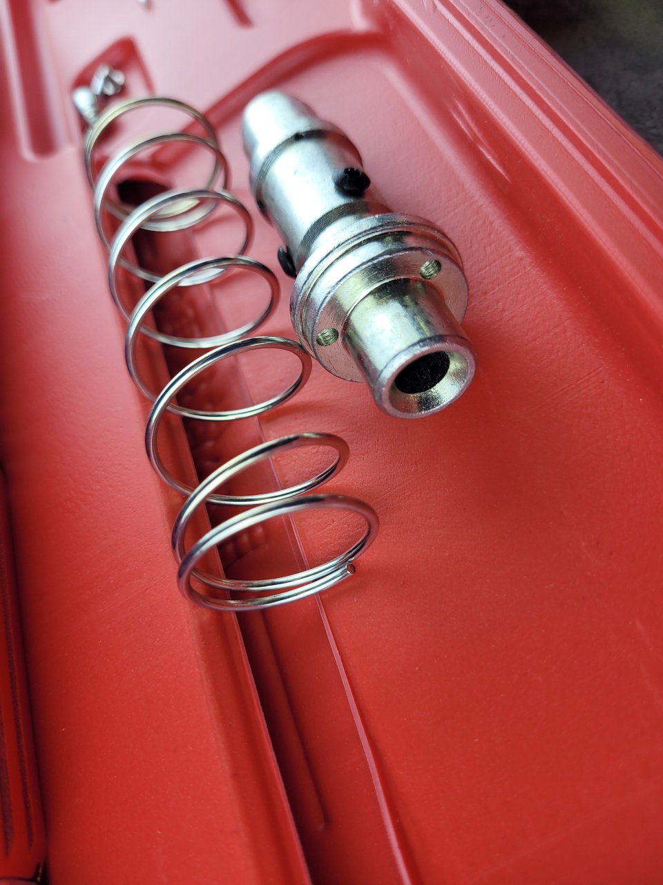 Купить оптом Пороховой монтажный пистолет, красный, кейс пороховой монтажный пистолет, красный, кейс оптом