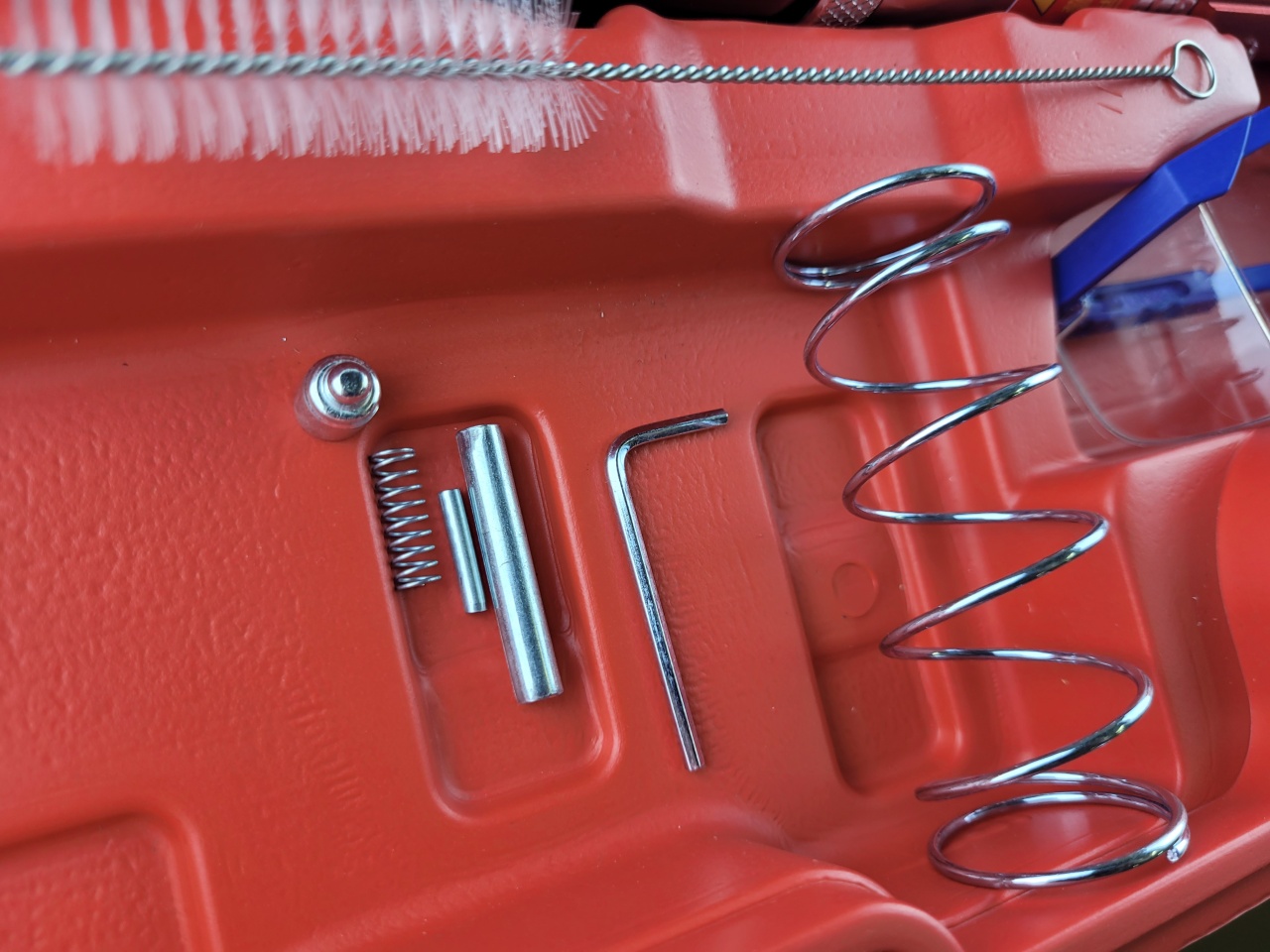 Купить оптом Пороховой монтажный пистолет с удлинителями, кейс пороховой монтажный пистолет с удлинителями, кейс оптом