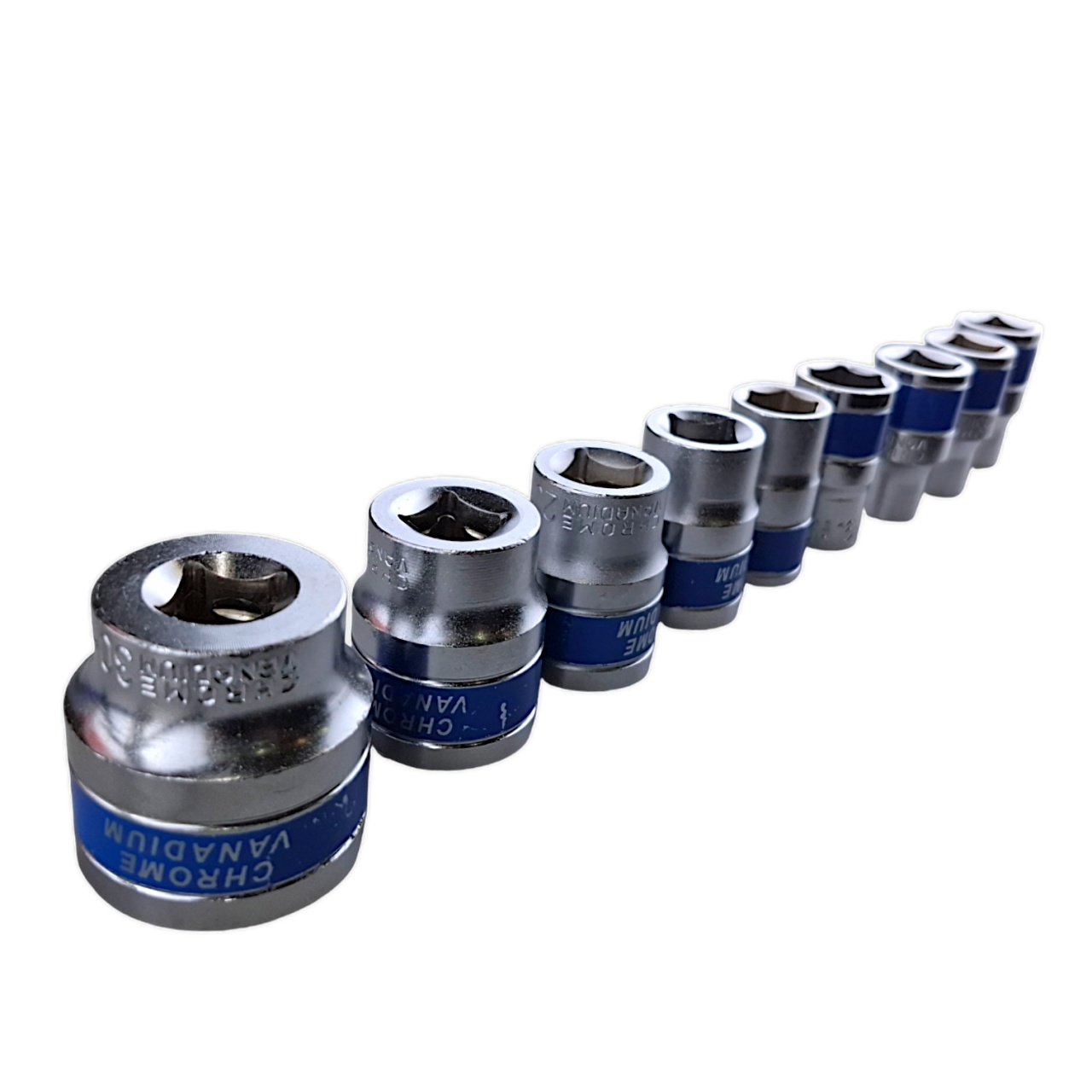 Купить оптом Ключ-трещотка и набор головок торцевых 8-32 мм, 19 предметов, "MAXIMUM" (2790) ключ-трещотка и набор головок торцевых 8-32 мм, 19 предметов, "maximum" (2790) оптом