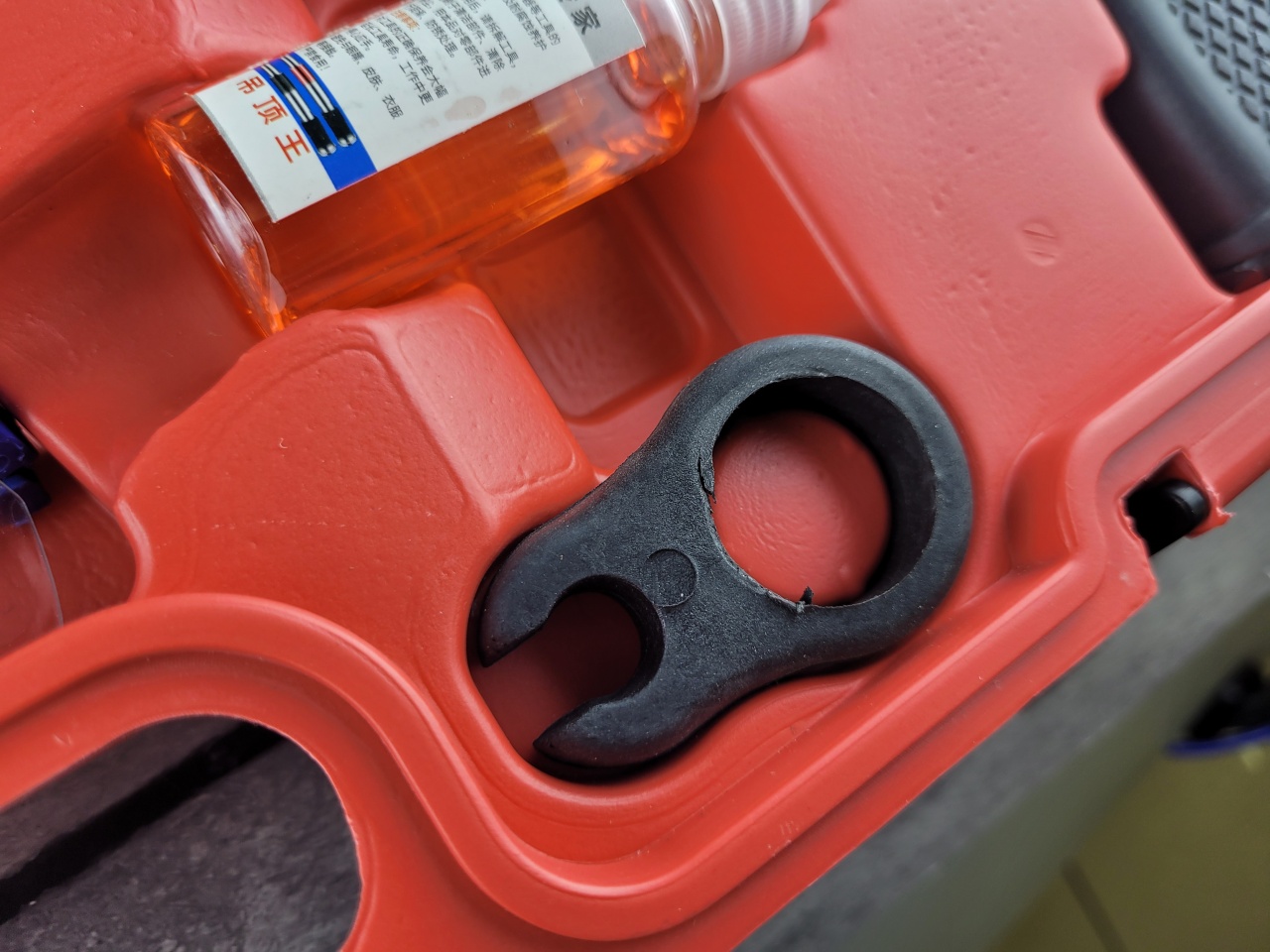 Купить оптом Пороховой монтажный пистолет с удлинителями, кейс пороховой монтажный пистолет с удлинителями, кейс оптом